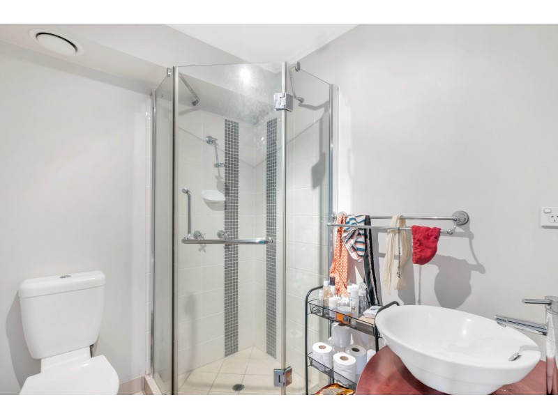 318/29-33 Springfield Crescent, Manoora QLD 4870