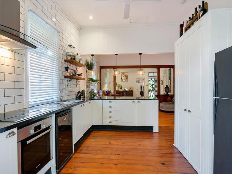 12 Cairns Street, Cairns North QLD 4870