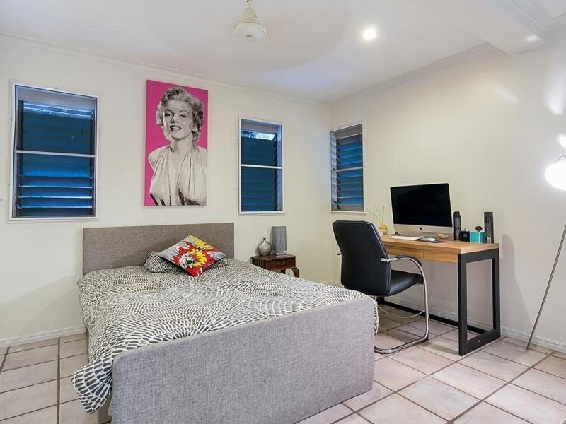 12 Cairns Street, Cairns North QLD 4870