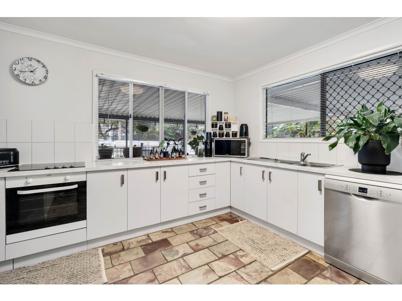 62 Mccormack Street, Manunda QLD 4870