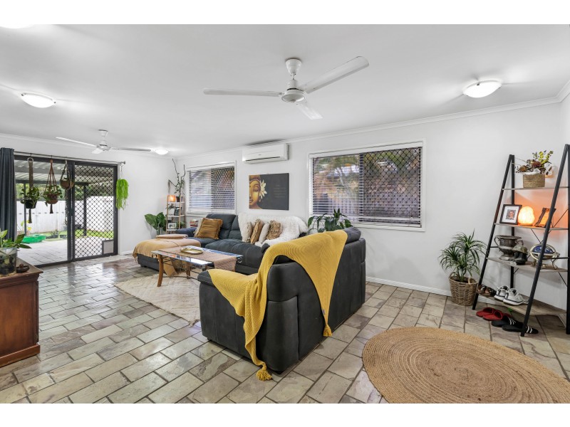 62 Mccormack Street, Manunda QLD 4870