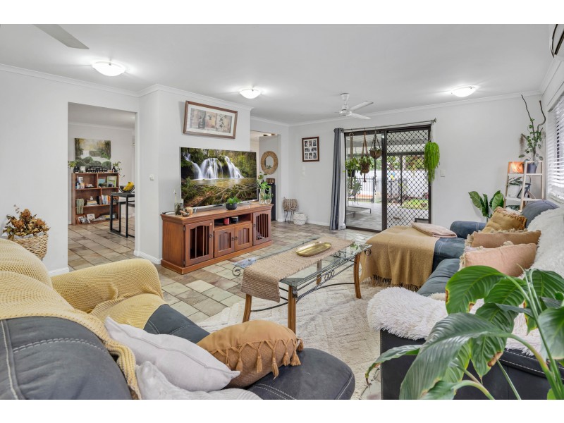 62 Mccormack Street, Manunda QLD 4870