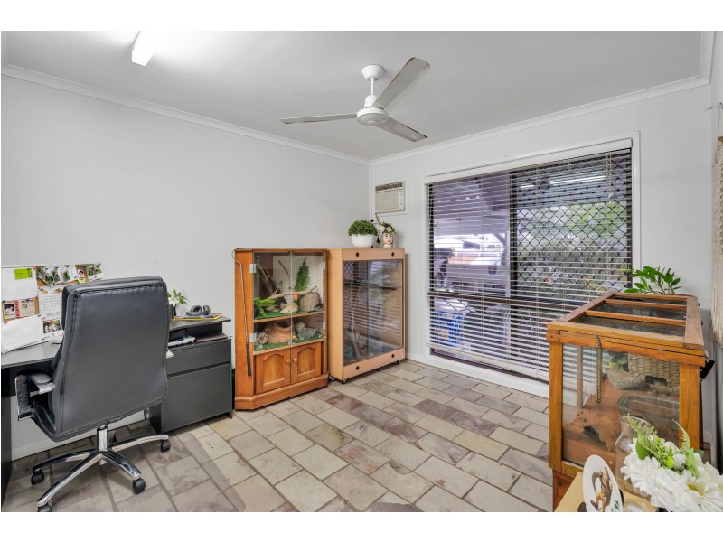 62 Mccormack Street, Manunda QLD 4870