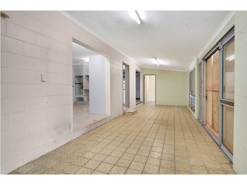 4 Jacaranda Close, Manunda QLD 4870