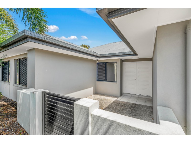 6 Totley Chase, Trinity Park QLD 4879