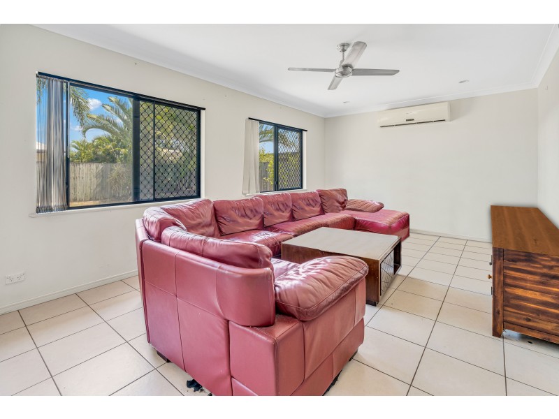 6 Totley Chase, Trinity Park QLD 4879