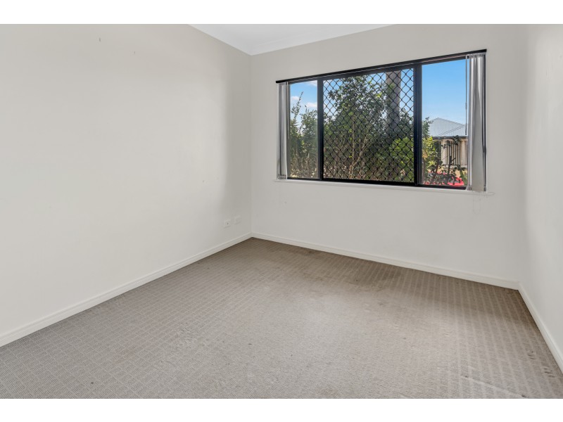 6 Totley Chase, Trinity Park QLD 4879