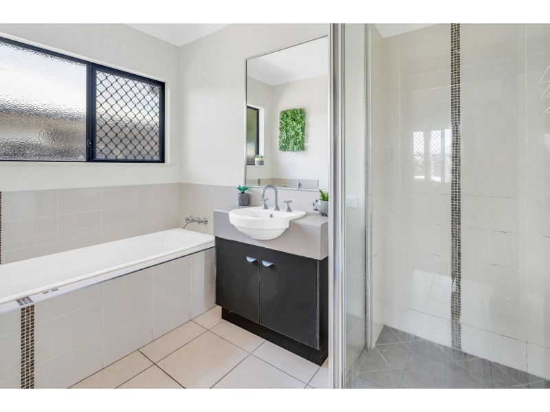6 Totley Chase, Trinity Park QLD 4879