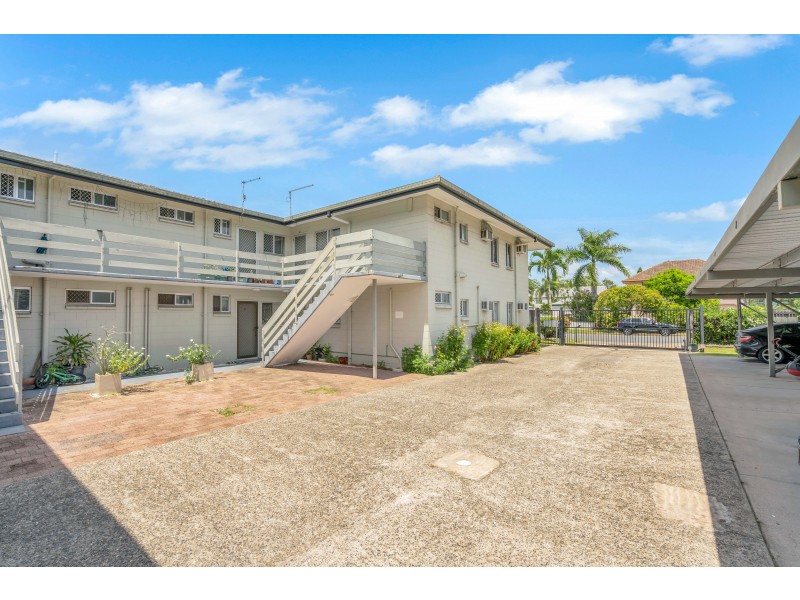 2/15 Pioneer Street, Manoora QLD 4870