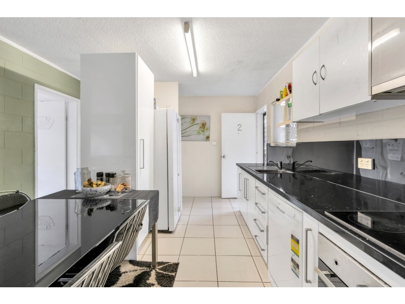 2/15 Pioneer Street, Manoora QLD 4870