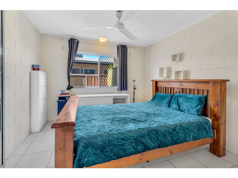 2/15 Pioneer Street, Manoora QLD 4870