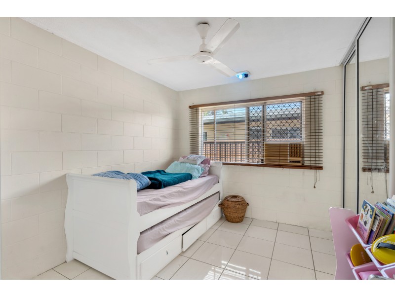 2/15 Pioneer Street, Manoora QLD 4870