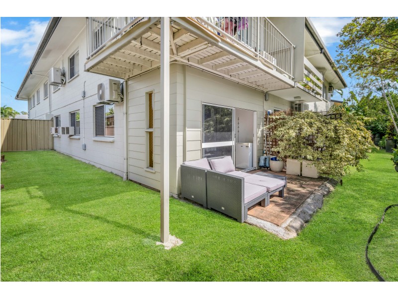 2/15 Pioneer Street, Manoora QLD 4870