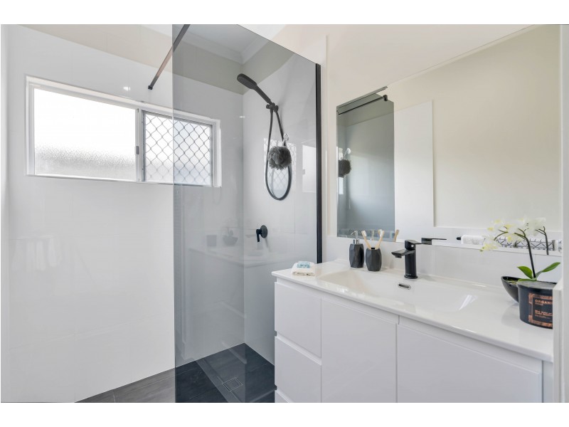 345 – 347 Mayers Street, Edge Hill QLD 4870