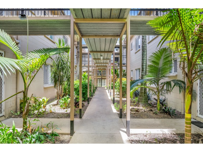 27/7-9 Charlotte Close, Woree QLD 4868