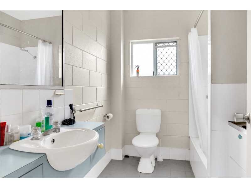 27/7-9 Charlotte Close, Woree QLD 4868
