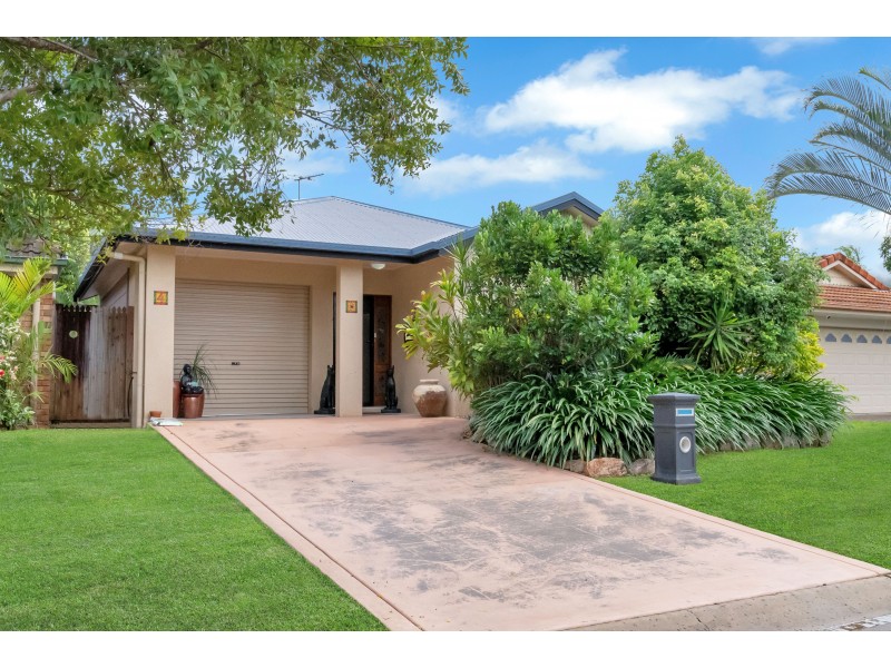 4 Opaline Close, Brinsmead QLD 4870