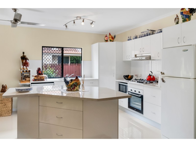 4 Opaline Close, Brinsmead QLD 4870