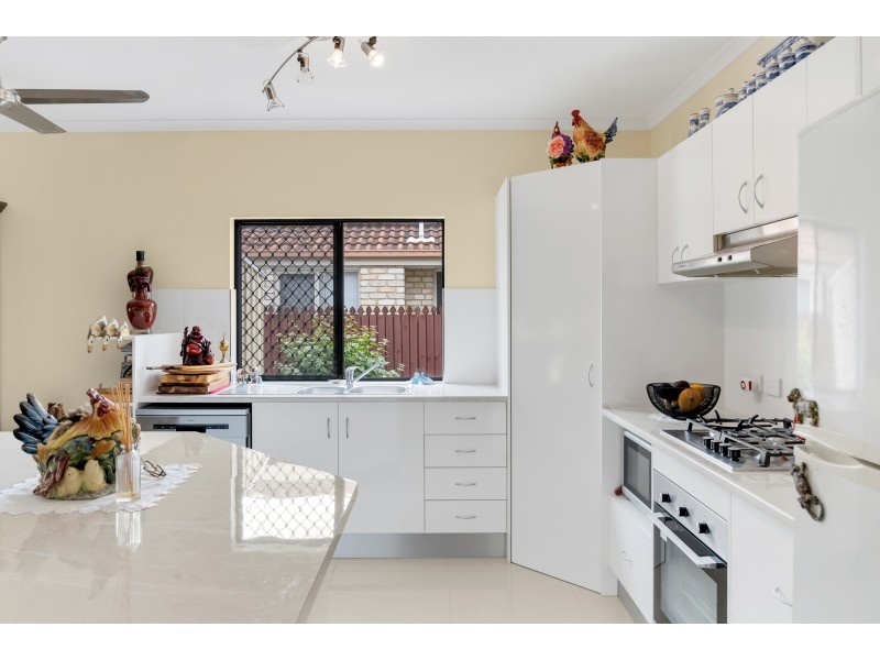 4 Opaline Close, Brinsmead QLD 4870