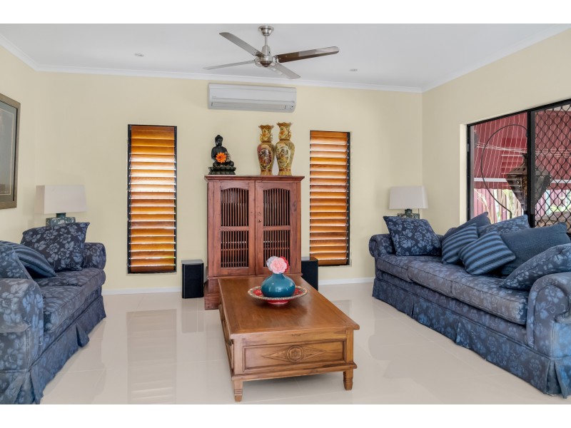 4 Opaline Close, Brinsmead QLD 4870