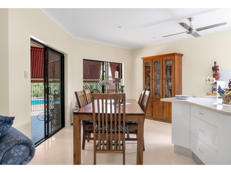 4 Opaline Close, Brinsmead QLD 4870