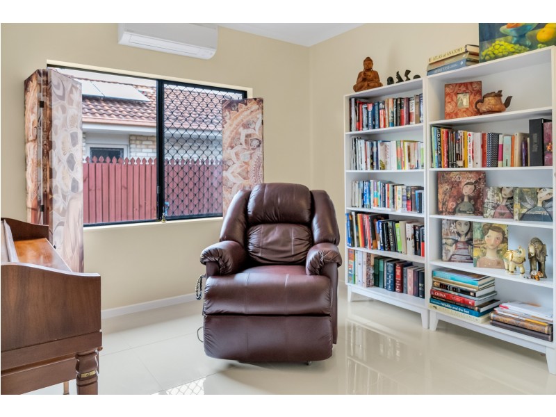 4 Opaline Close, Brinsmead QLD 4870