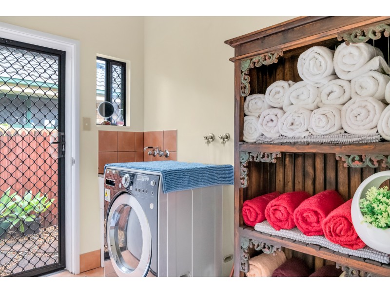 4 Opaline Close, Brinsmead QLD 4870