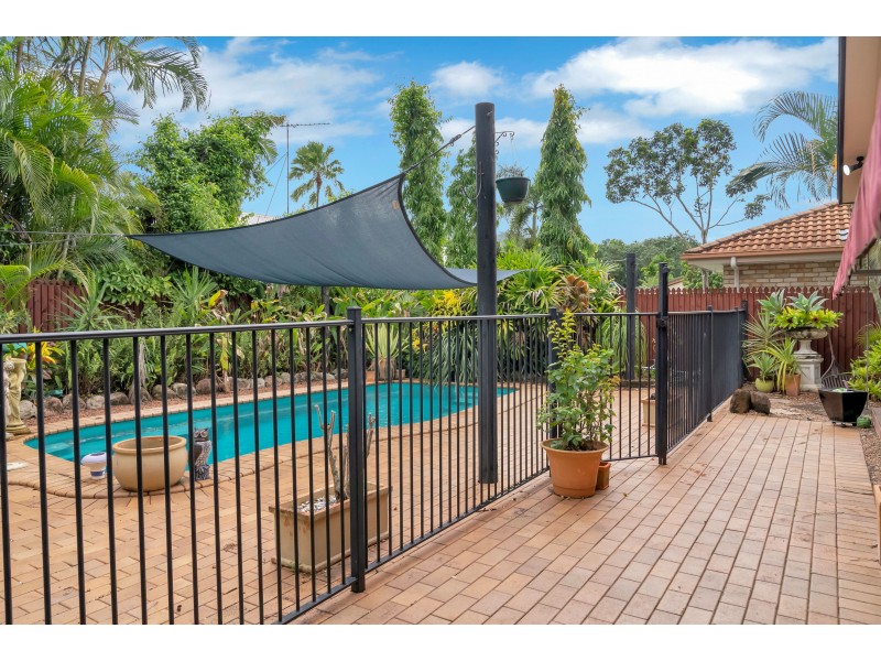 4 Opaline Close, Brinsmead QLD 4870