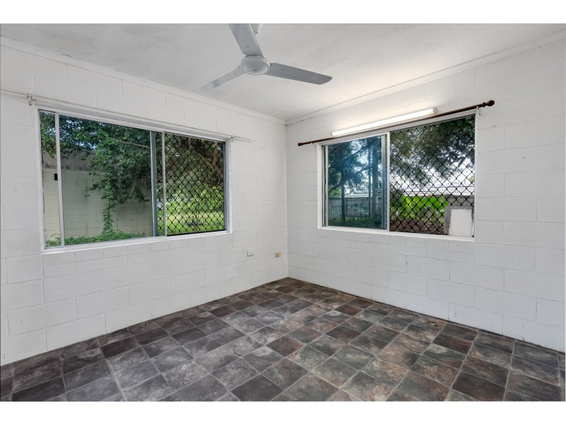 15 Kauri Street, Manoora QLD 4870