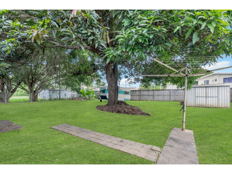 15 Kauri Street, Manoora QLD 4870