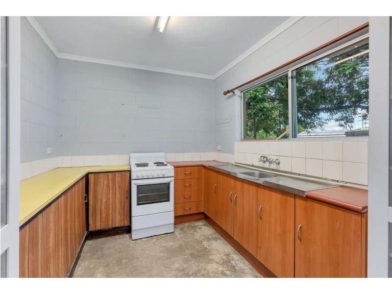 15 Kauri Street, Manoora QLD 4870