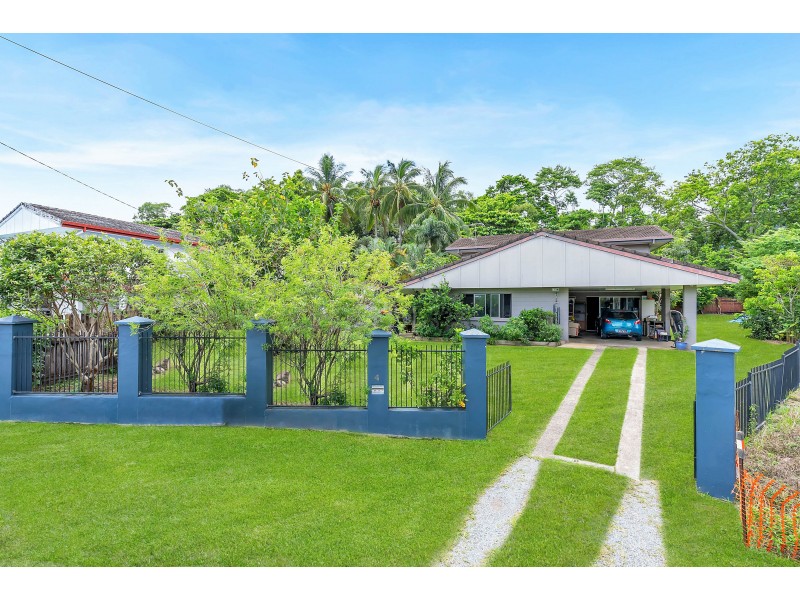 4 Maina Street, Woree QLD 4868