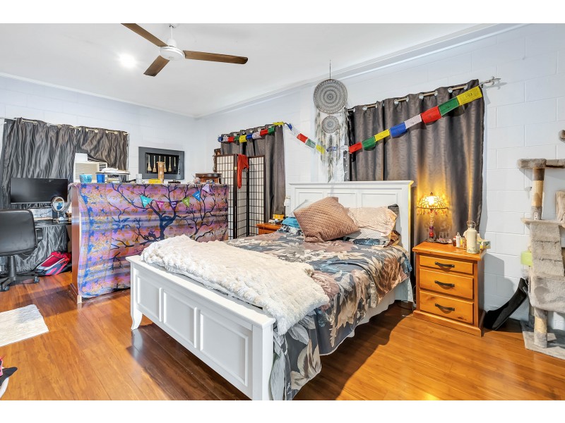 4 Maina Street, Woree QLD 4868