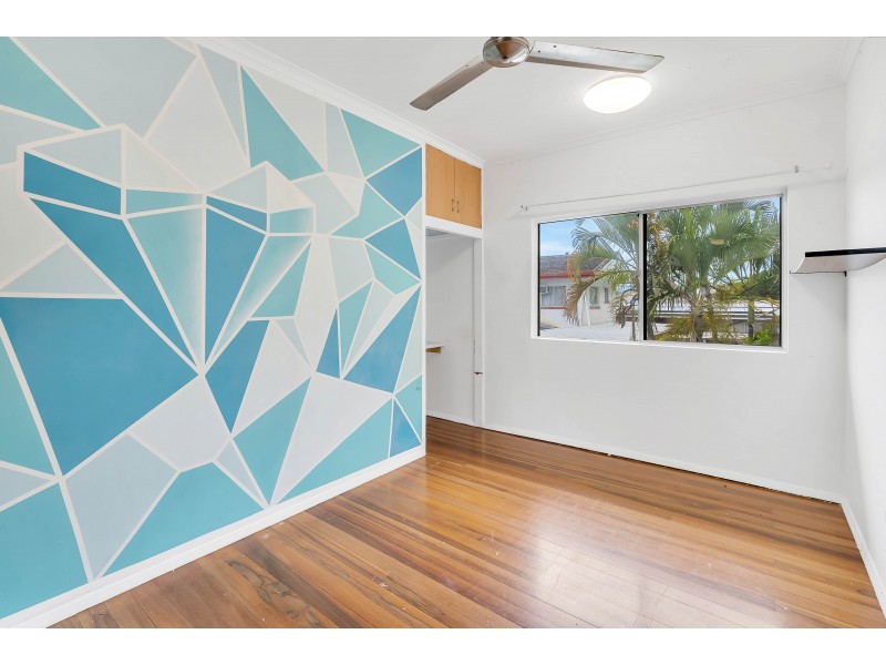 4 Maina Street, Woree QLD 4868