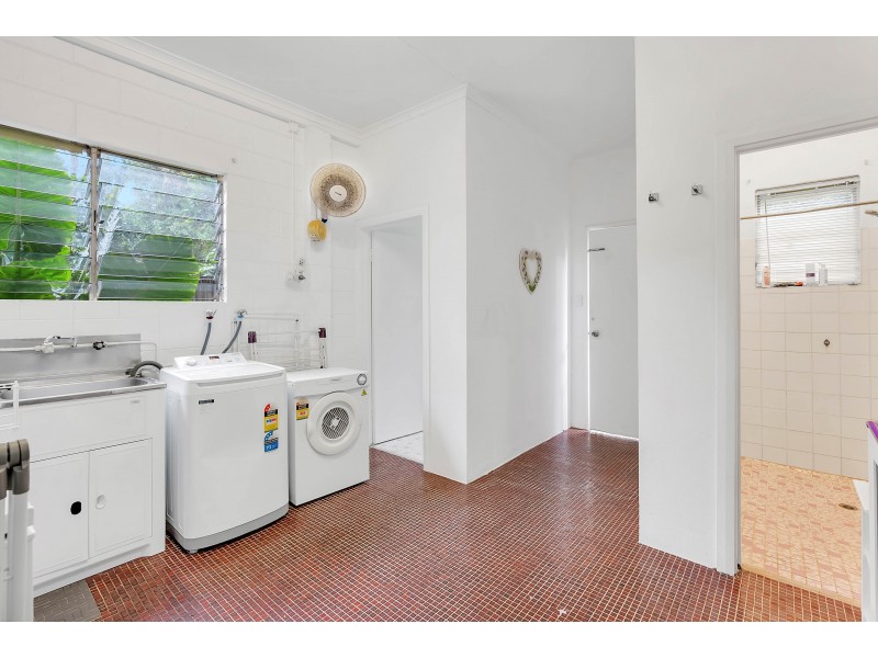 4 Maina Street, Woree QLD 4868