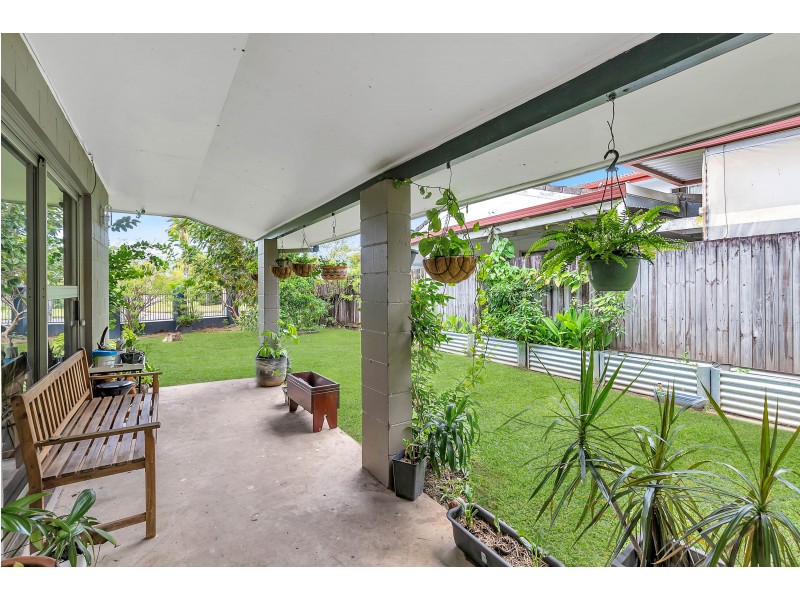4 Maina Street, Woree QLD 4868