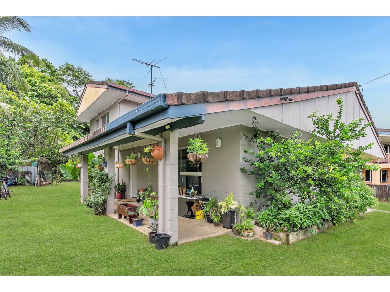 4 Maina Street, Woree QLD 4868