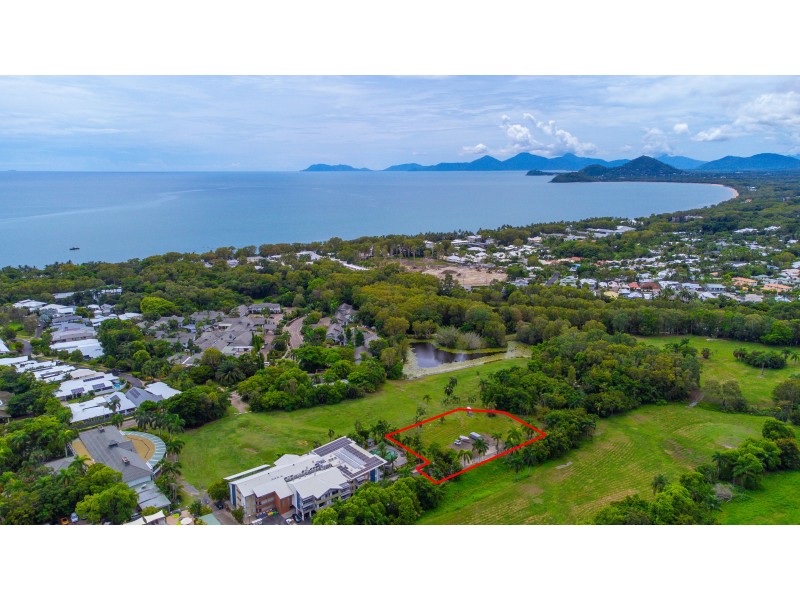 4L Coral Coast Drive, Palm Cove QLD 4879