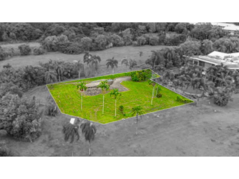 4L Coral Coast Drive, Palm Cove QLD 4879