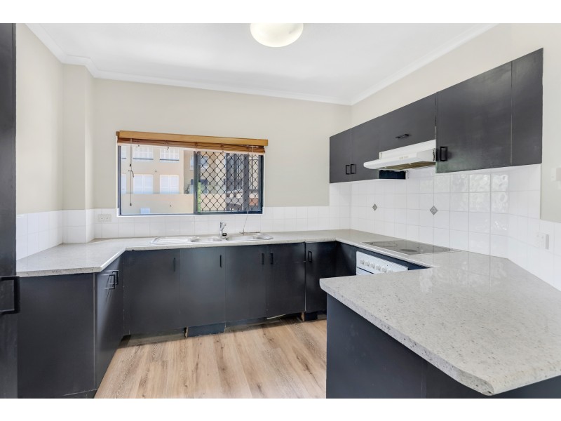 5/367-371 Mcleod Street, Cairns North QLD 4870