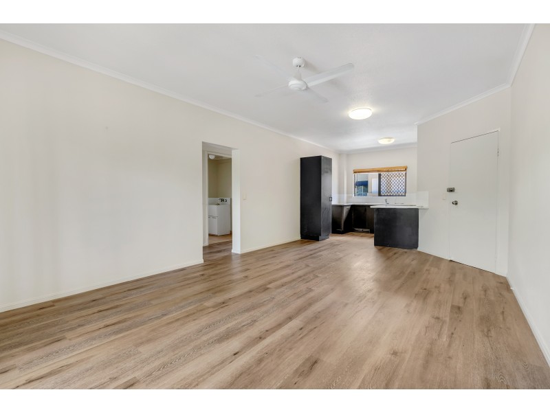 5/367-371 Mcleod Street, Cairns North QLD 4870