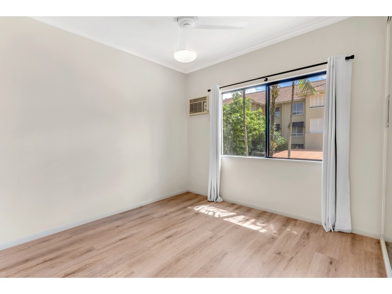 5/367-371 Mcleod Street, Cairns North QLD 4870