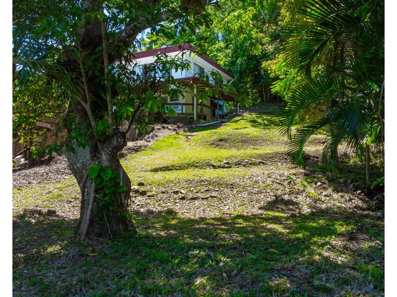 72a Hillview Crescent, Whitfield QLD 4870