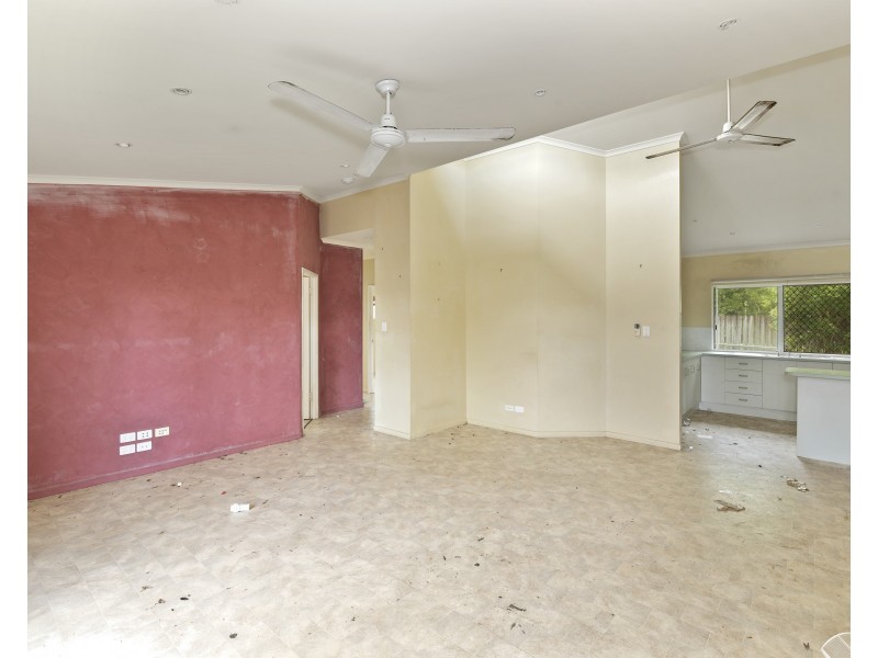 2/78 Farmer Street, Edmonton QLD 4869