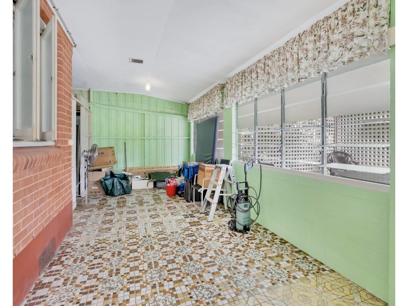 28 Curtin Street, Westcourt QLD 4870