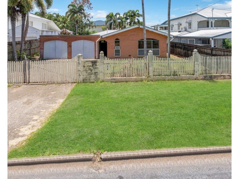 15 Macdonnell Street, Manunda QLD 4870