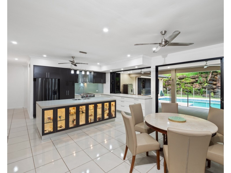8 Celebration Close, Clifton Beach QLD 4879