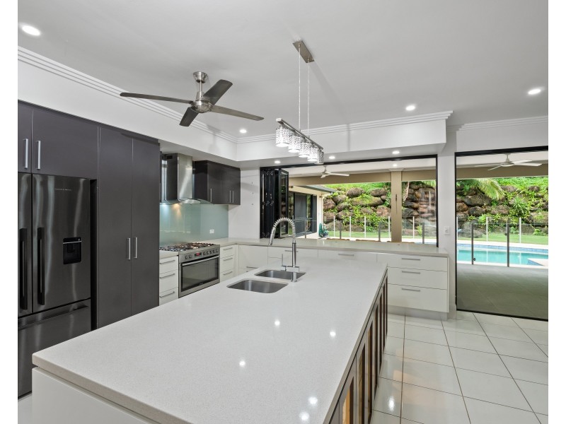 8 Celebration Close, Clifton Beach QLD 4879