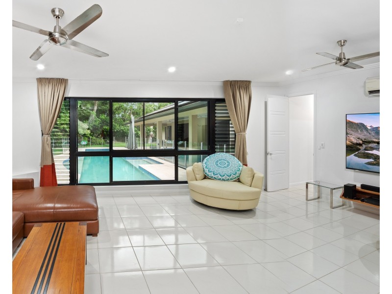 8 Celebration Close, Clifton Beach QLD 4879