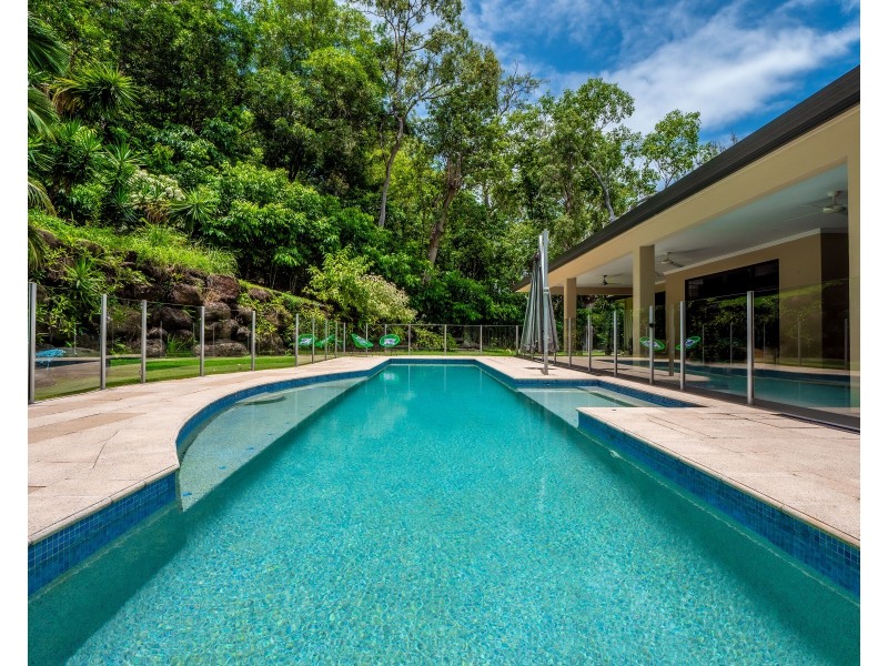 8 Celebration Close, Clifton Beach QLD 4879